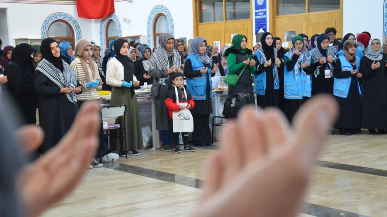 Selçuk Üniversitesinde Filistin’e Destek Çarşısı açıldı